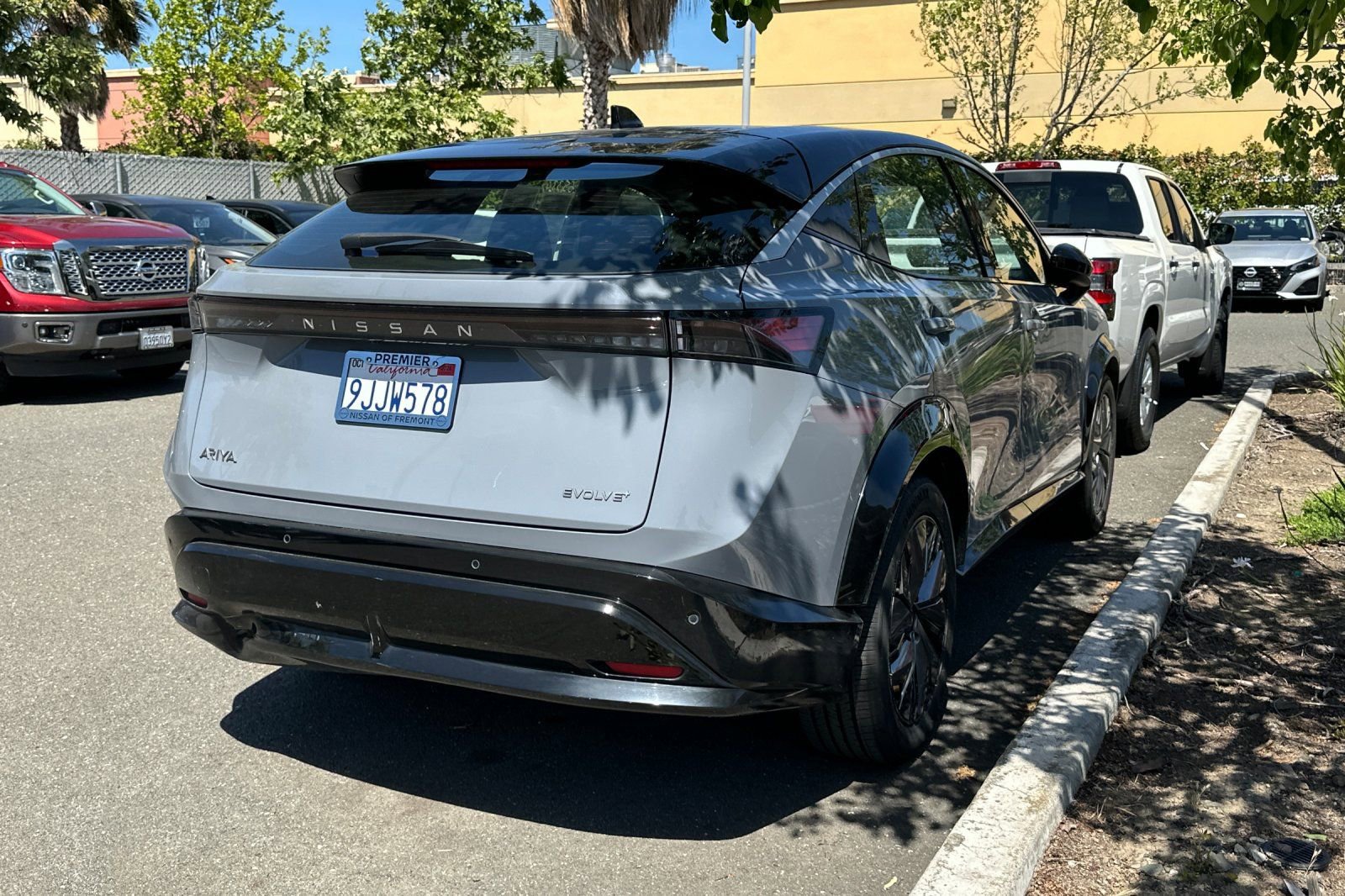 Used 2023 Nissan Ariya FWD image 5