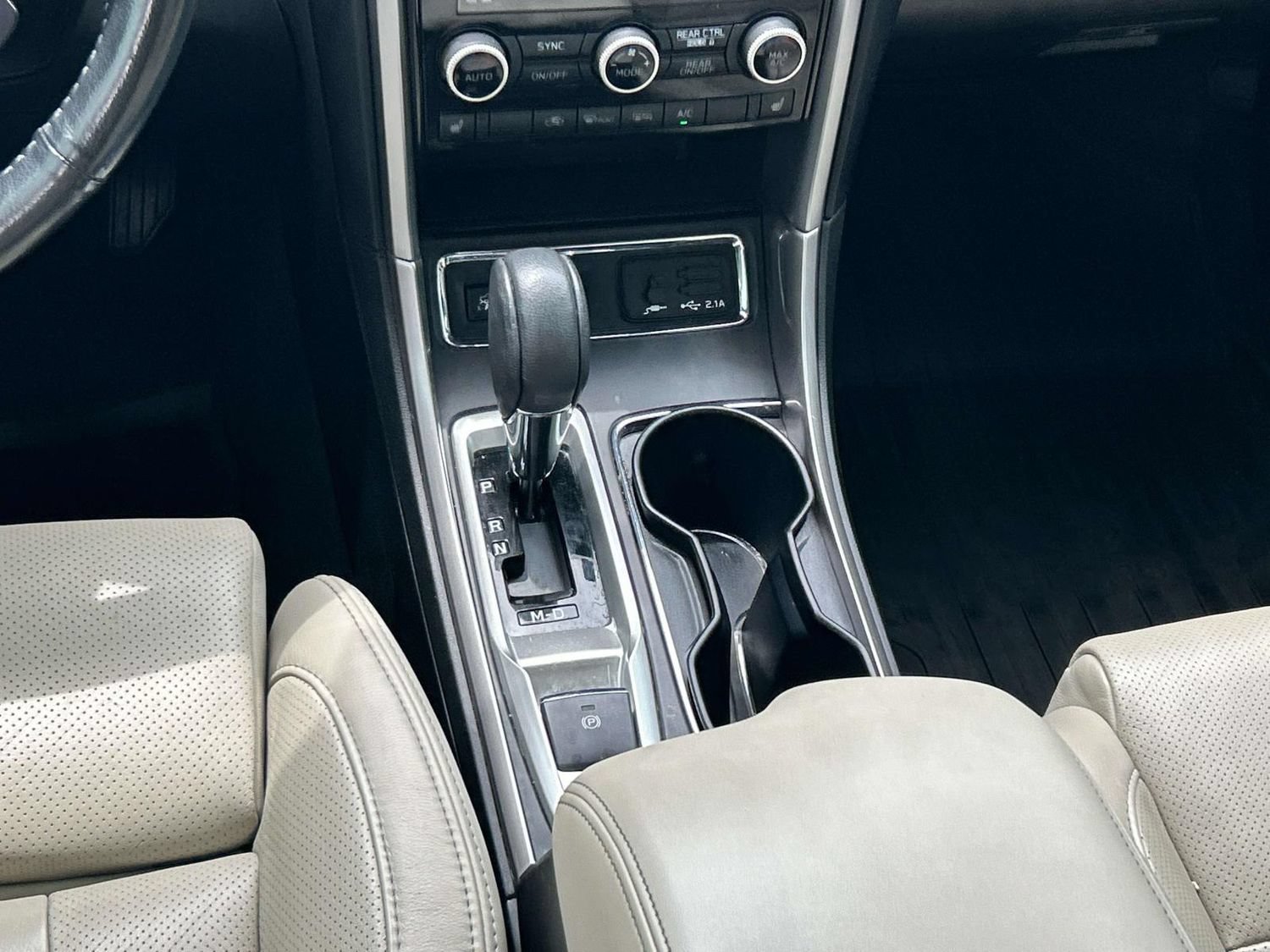 Used 2019 Subaru Ascent Limited w/ Popular Package #3 AWD/4WD image 17