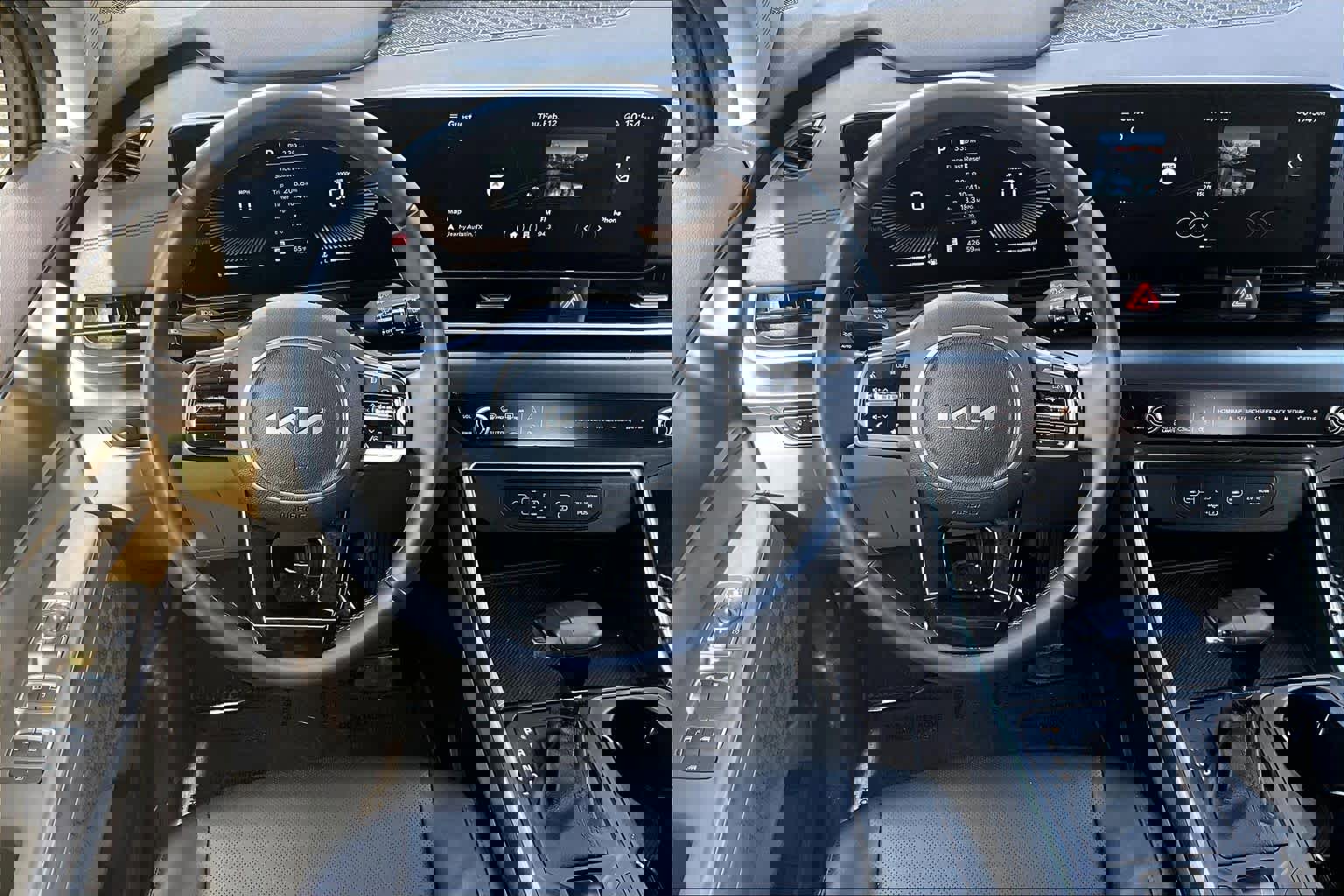 Used 2025 Kia Carnival image 5