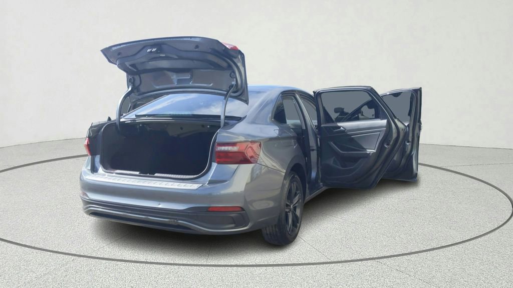 Used 2023 Volkswagen Jetta SE image 13