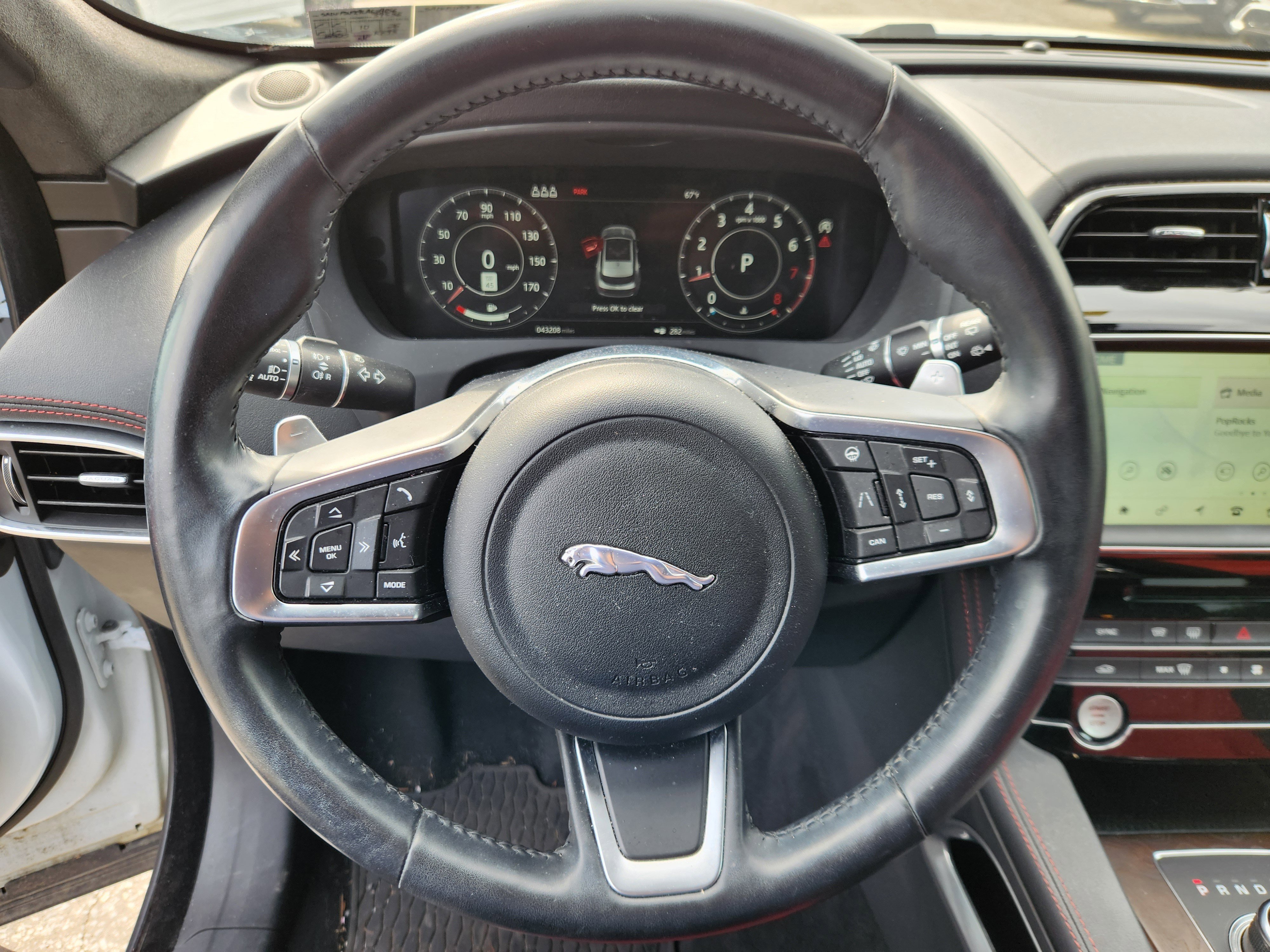 Used 2020 Jaguar F-PACE Checkered Flag image 10