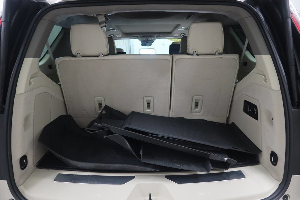 Used 2022 Cadillac Escalade Sport Platinum w/ LPO, ONYX Package AWD/4WD image 11