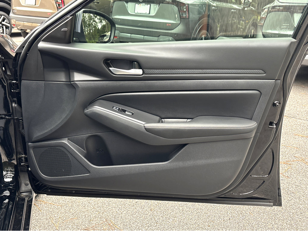 New 2024 Nissan Altima 2.5 SV image 12