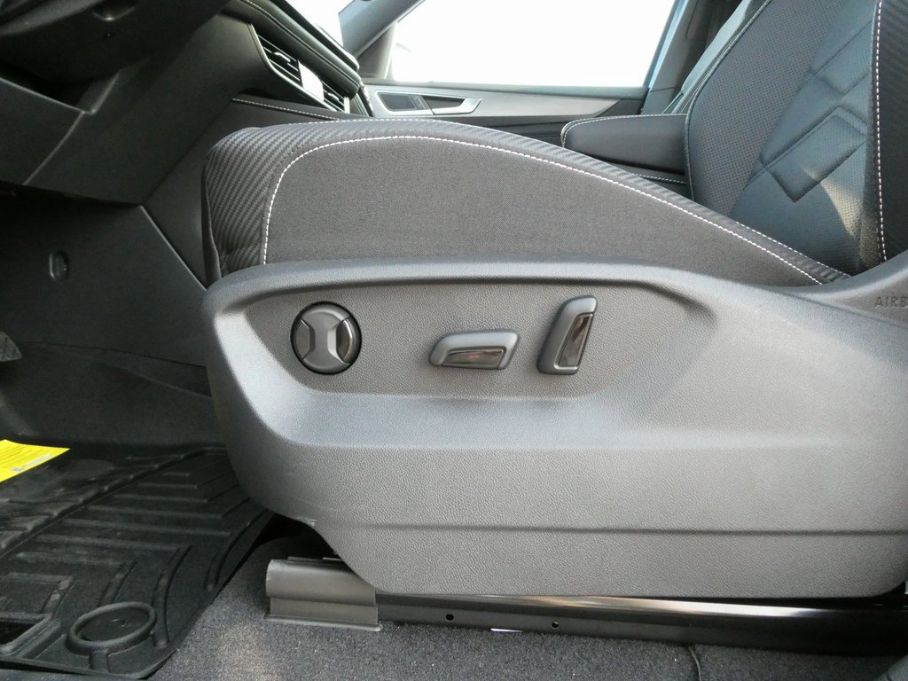 New 2025 Volkswagen Atlas Cross Sport SE image 8