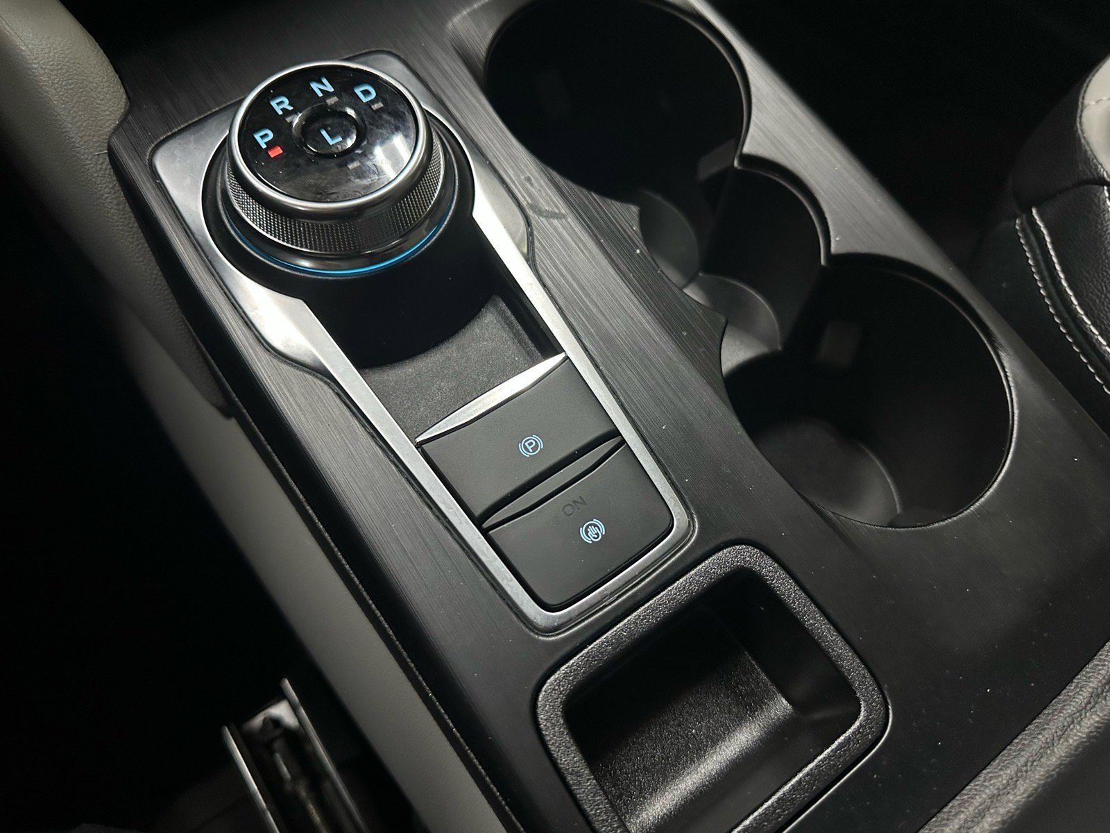 Certified 2025 Ford Escape Platinum w/ Premium Technology Package image 34