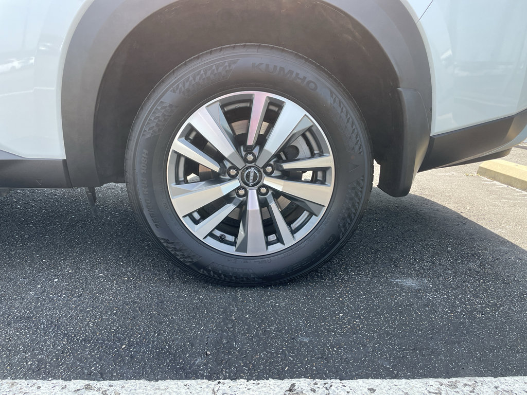 Certified 2025 Nissan Pathfinder SL image 26