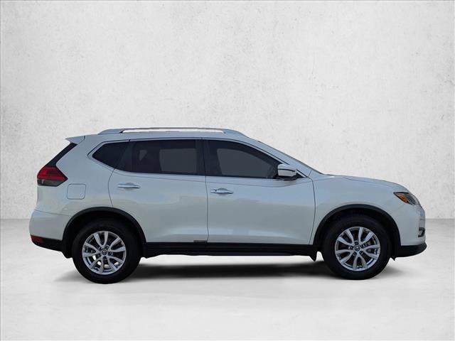 Used 2017 Nissan Rogue SV image 4