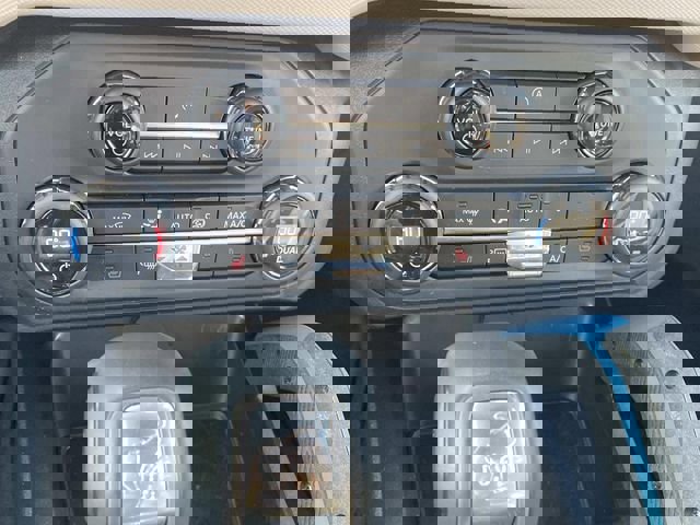 Used 2023 Ford Bronco Wildtrak image 22