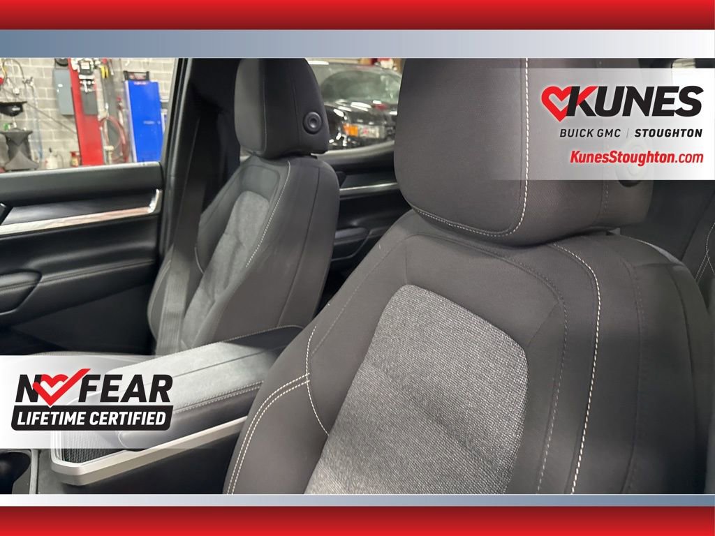 Used 2025 GMC Terrain Elevation image 25