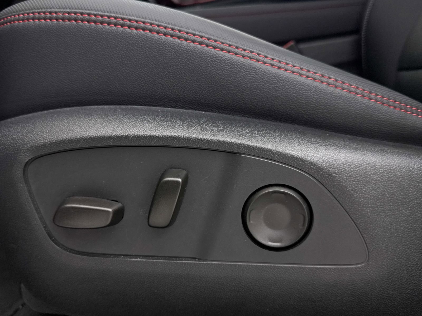 Used 2024 Chevrolet Traverse RS w/ LPO, Floor Liner Package image 29