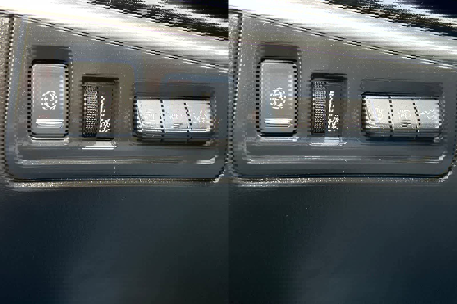 Used 2025 Cadillac XT6 Premium Luxury w/ Technology Package image 36