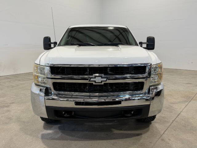Used 2010 Chevrolet Silverado 2500 LT AWD/4WD image 3