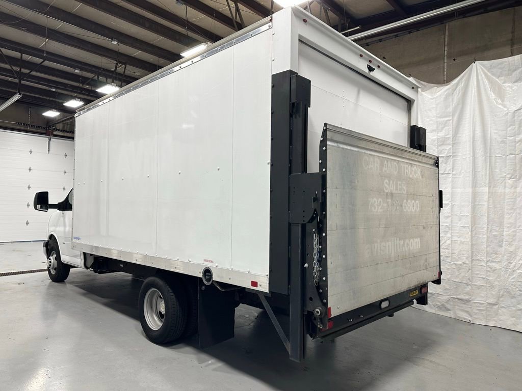 Used 2022 Chevrolet Express 3500 w/ Power Convenience Package image 5