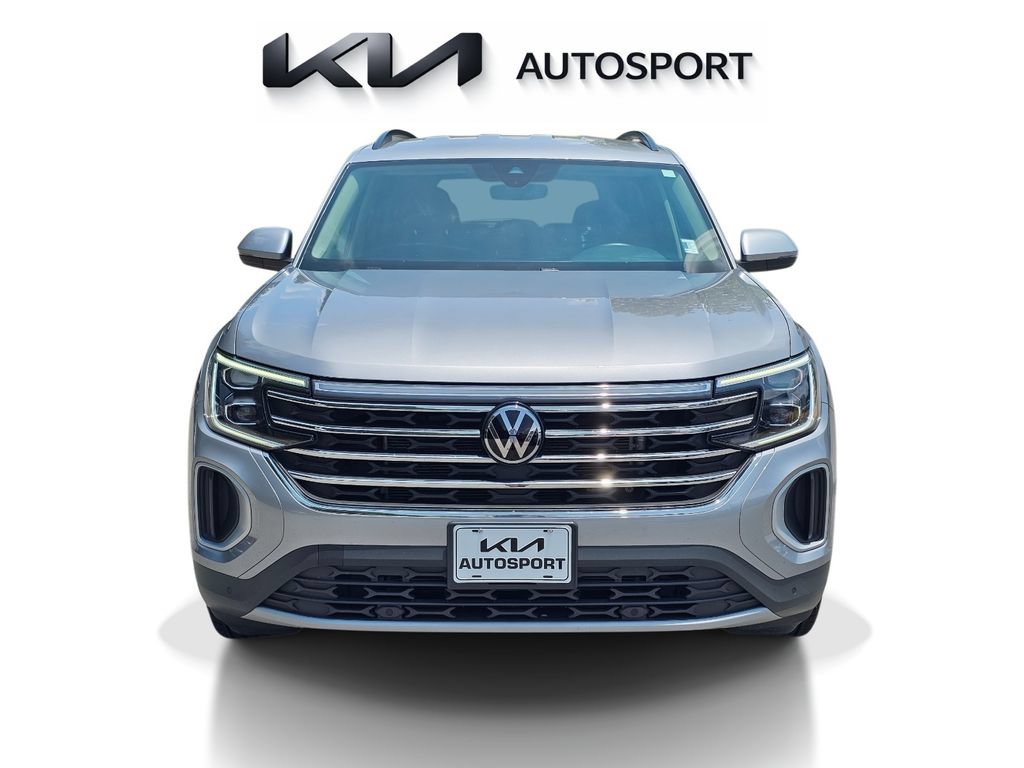 Used 2024 Volkswagen Atlas SE AWD/4WD image 2