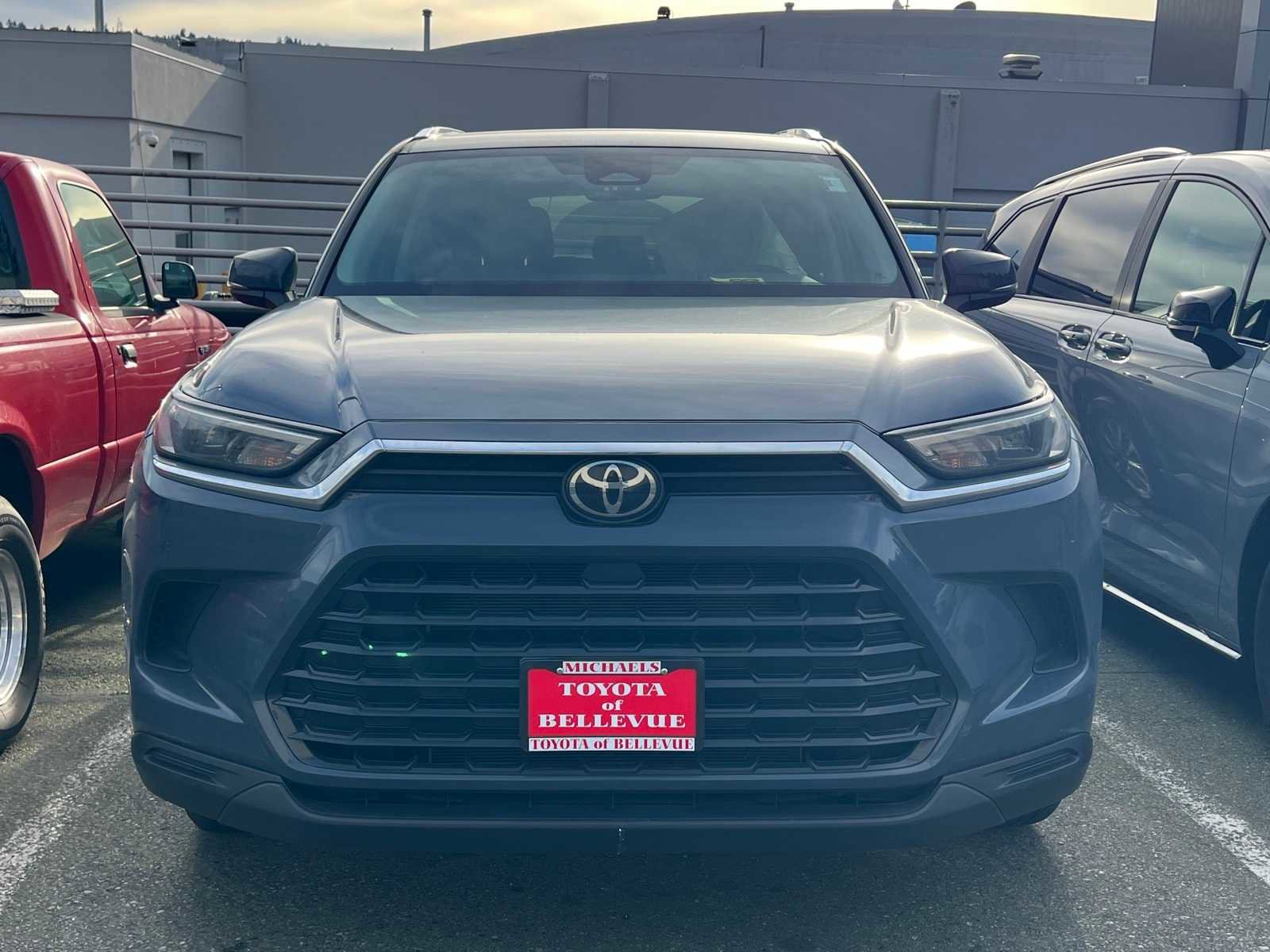 Certified 2024 Toyota Grand Highlander XLE image 3