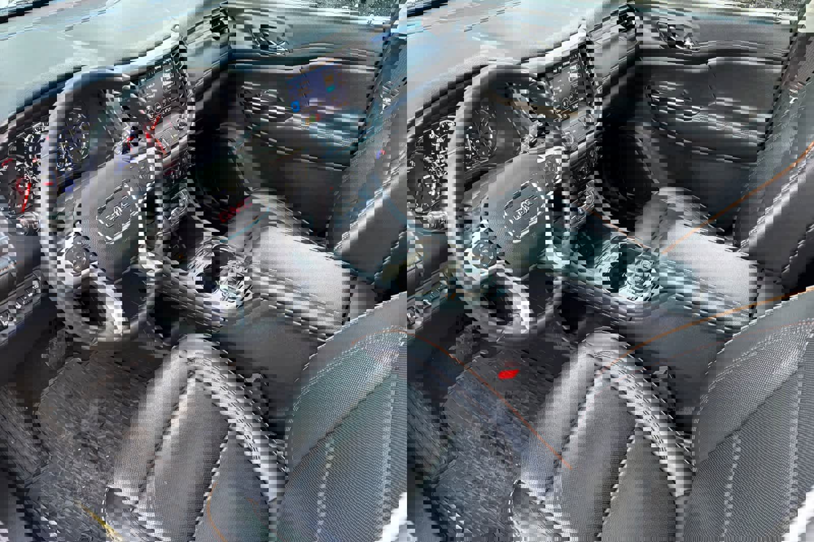 Used 2022 GMC Acadia AT4 w/ Technology Package image 13