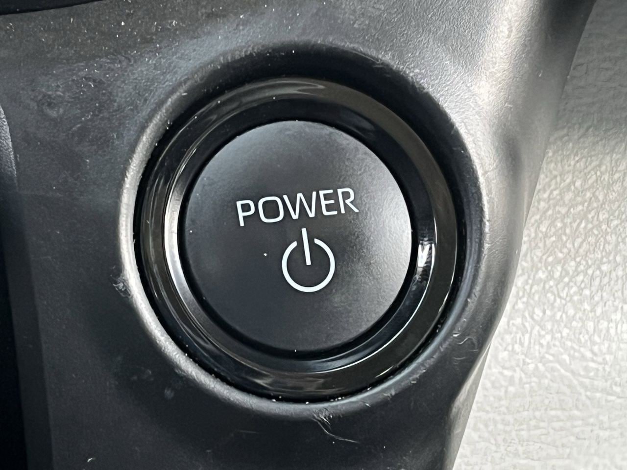 Used 2025 Toyota Sienna XLE FWD image 19