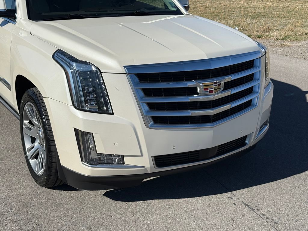 Used 2015 Cadillac Escalade ESV Premium image 5