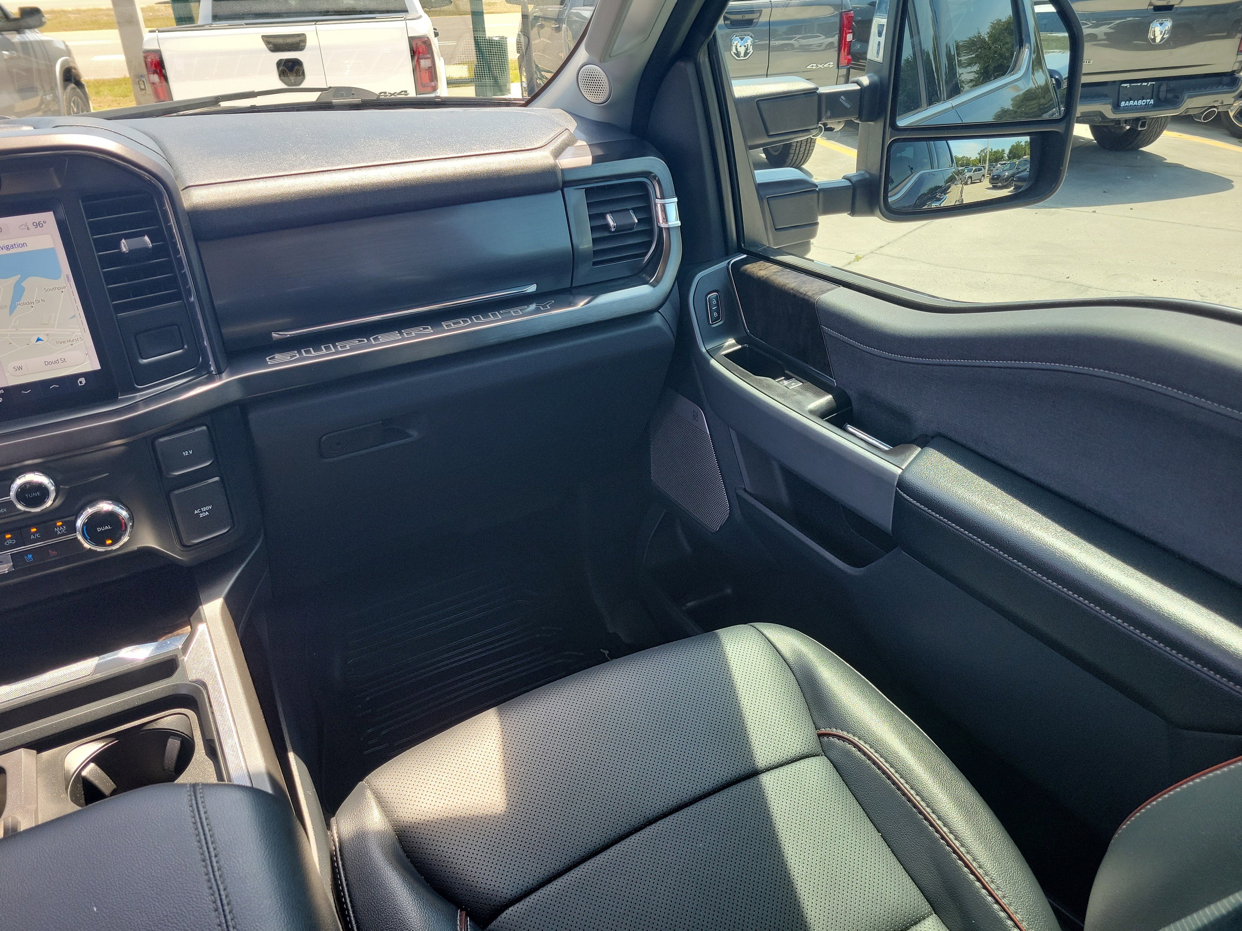 Used 2023 Ford F250 Lariat w/ Lariat Ultimate Package AWD/4WD image 16