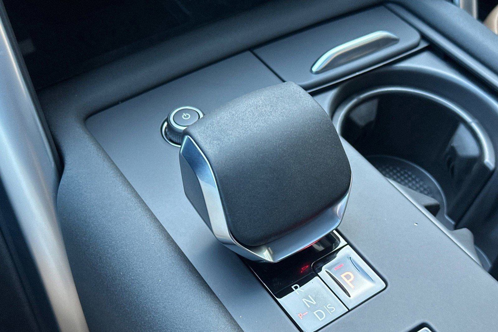 New 2026 Land Rover Discovery Limited Edition AWD/4WD image 15