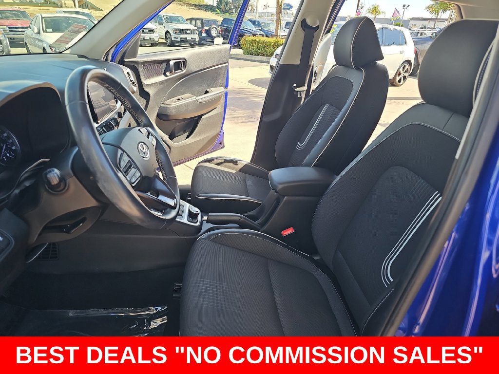 Used 2022 Hyundai Venue Limited FWD image 14