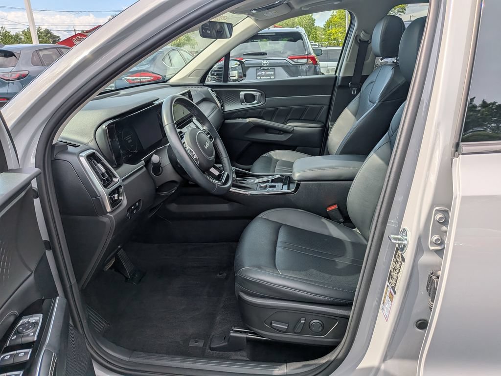 Used 2023 Kia Sorento SX AWD/4WD image 11