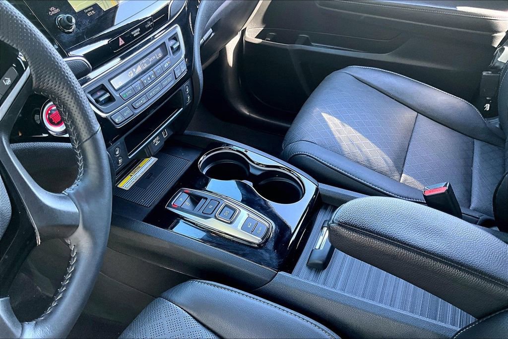 Used 2023 Honda Passport Elite image 15