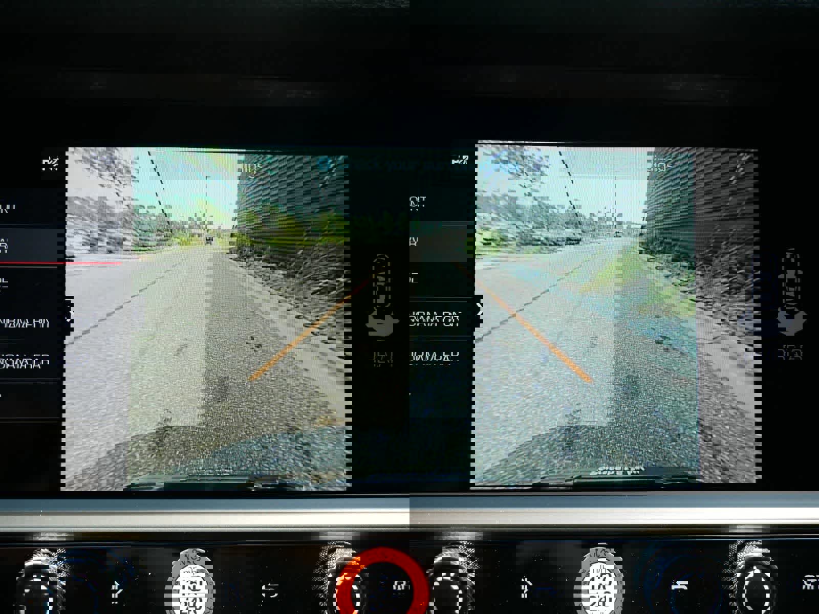 New 2025 Porsche Macan image 17