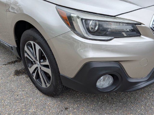 Used 2019 Subaru Outback 2.5i Limited AWD/4WD image 2