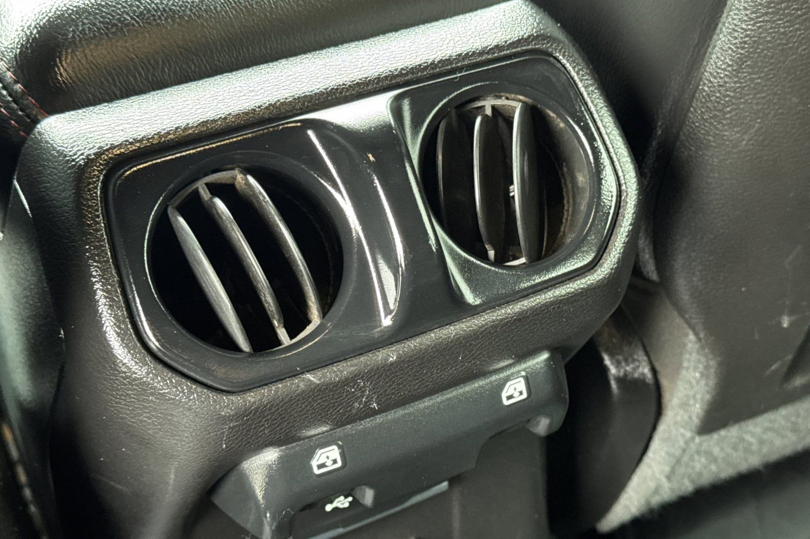 Used 2019 Jeep Wrangler Unlimited Rubicon w/ Steel Bumper Group image 43