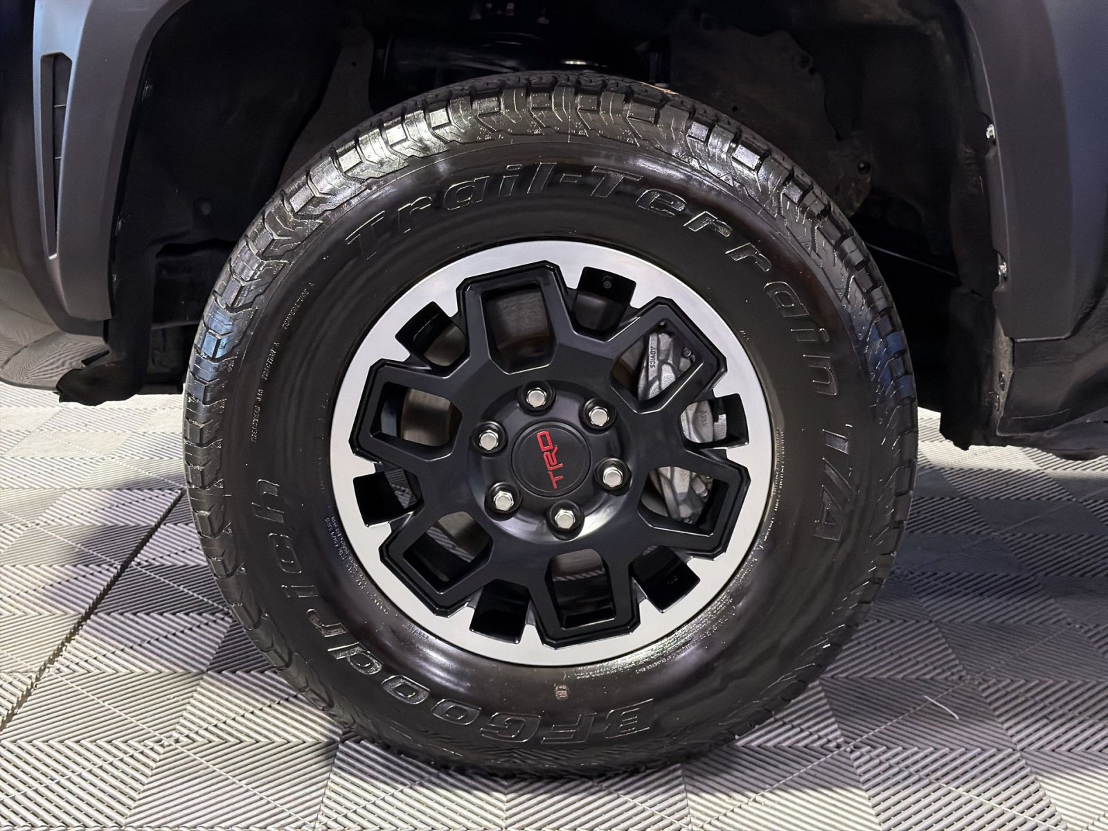 Used 2025 Toyota Tacoma TRD Off-Road AWD/4WD image 15