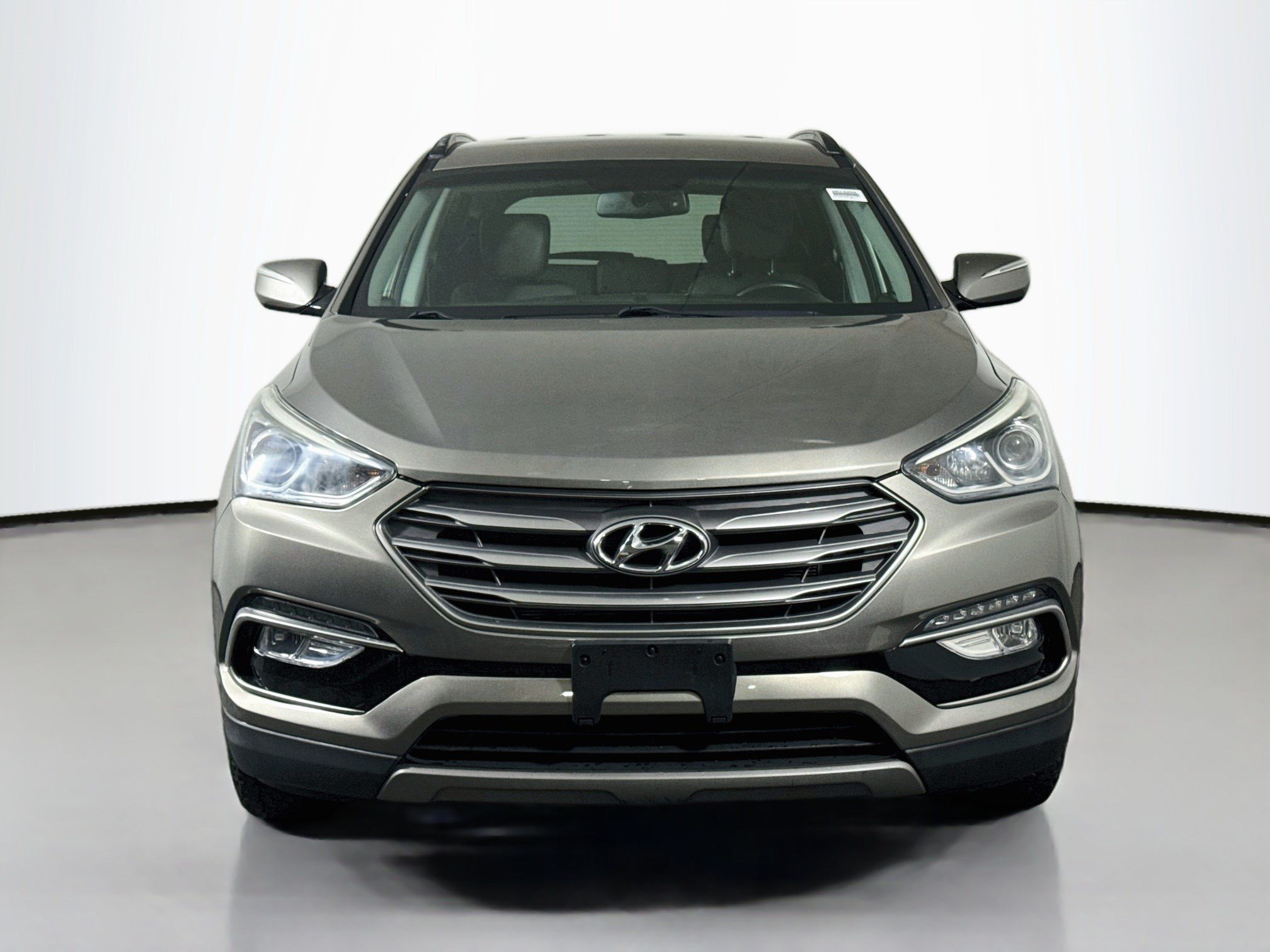 Used 2017 Hyundai Santa Fe Sport FWD image 2
