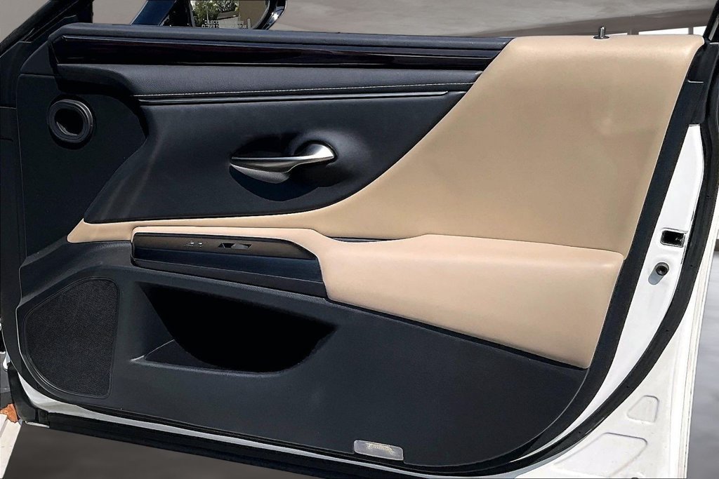 Used 2020 Lexus ES 350 w/ Premium Package FWD image 26