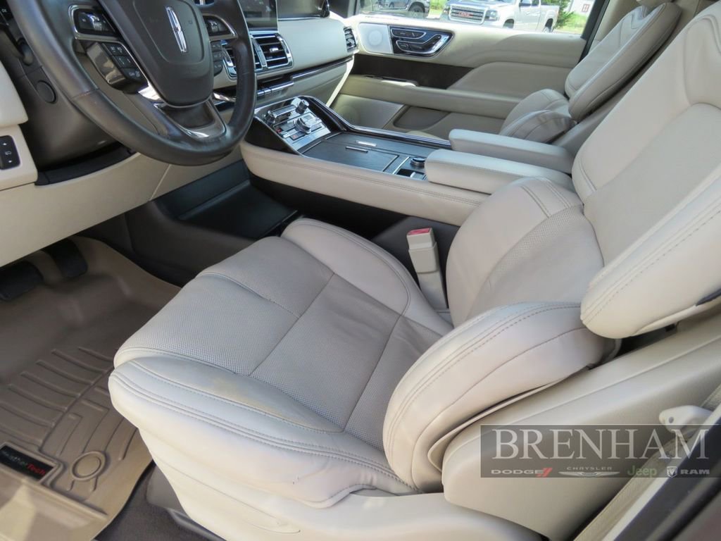 Used 2020 Lincoln Navigator Reserve w/ Luxury Package image 15