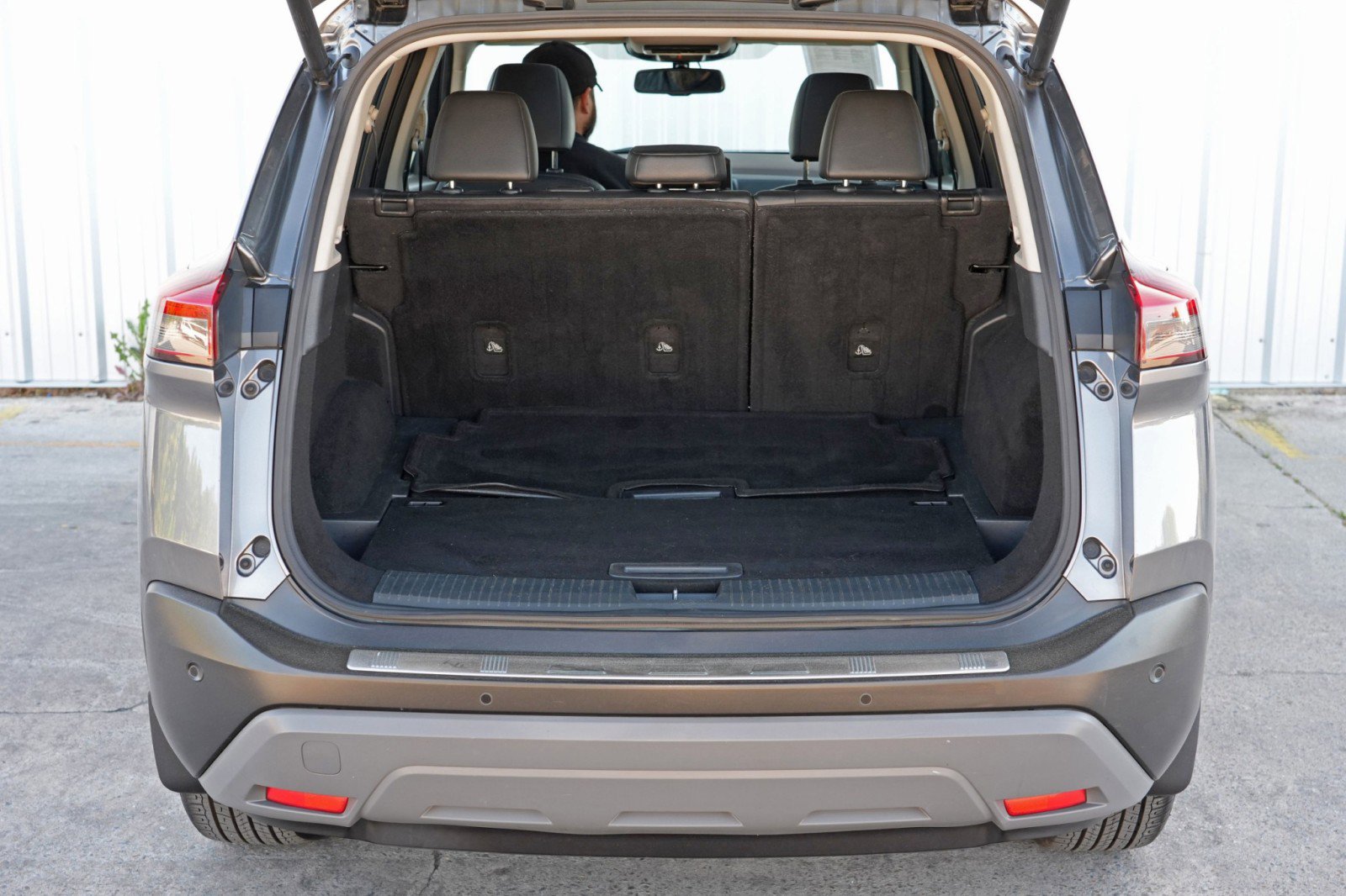 Used 2021 Nissan Rogue SL w/ Premium Package image 9