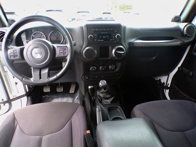 Used 2014 Jeep Wrangler Unlimited Sport w/ Connectivity Group image 12