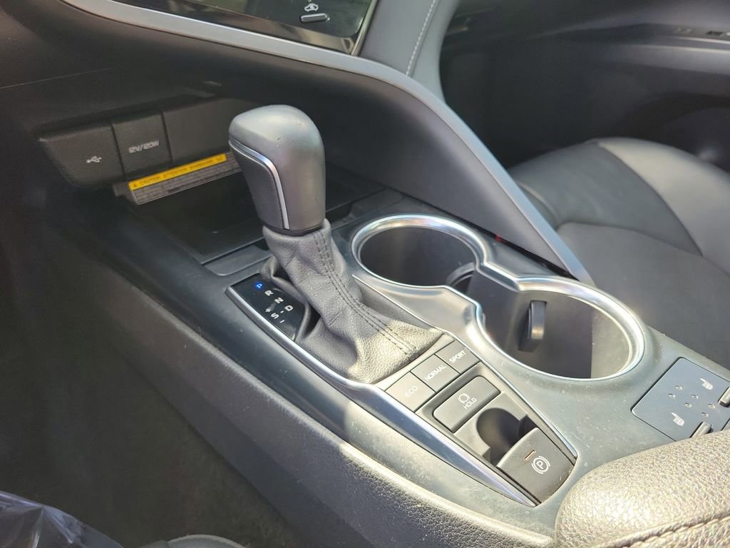 Used 2020 Toyota Camry XSE image 34