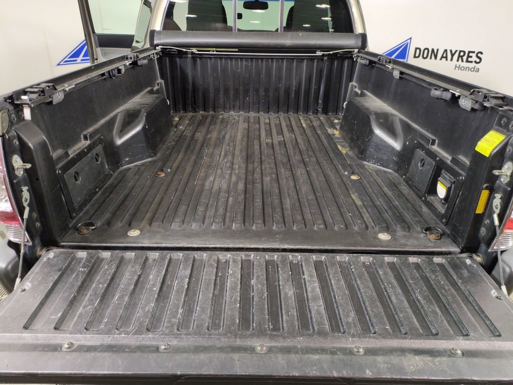 Used 2015 Toyota Tacoma 4x4 Access Cab V6 image 24