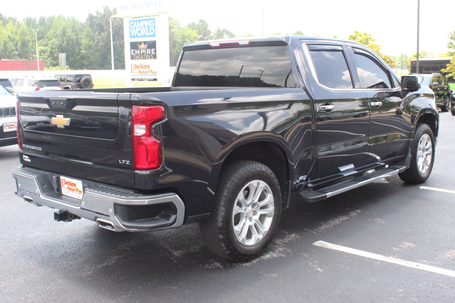 Used 2022 Chevrolet Silverado 1500 LTZ AWD/4WD image 6