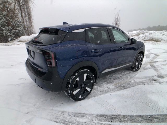 Certified 2025 Nissan Kicks SR w/ Interior Electronics Package image 7