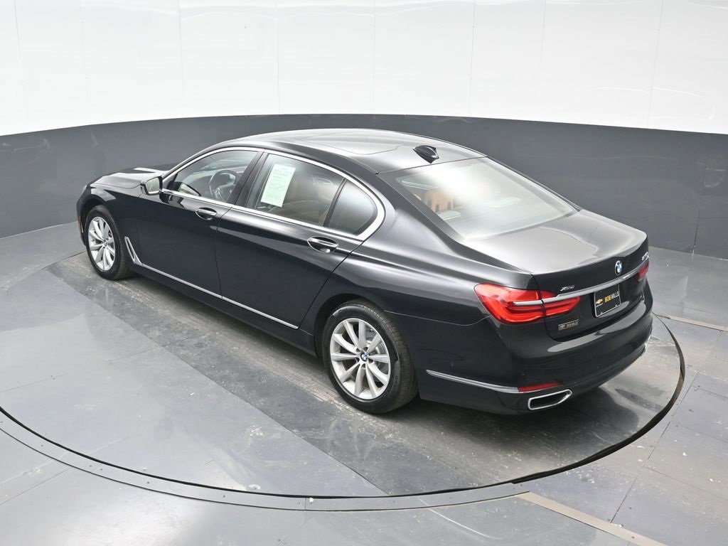 Used 2017 BMW 750i xDrive image 18