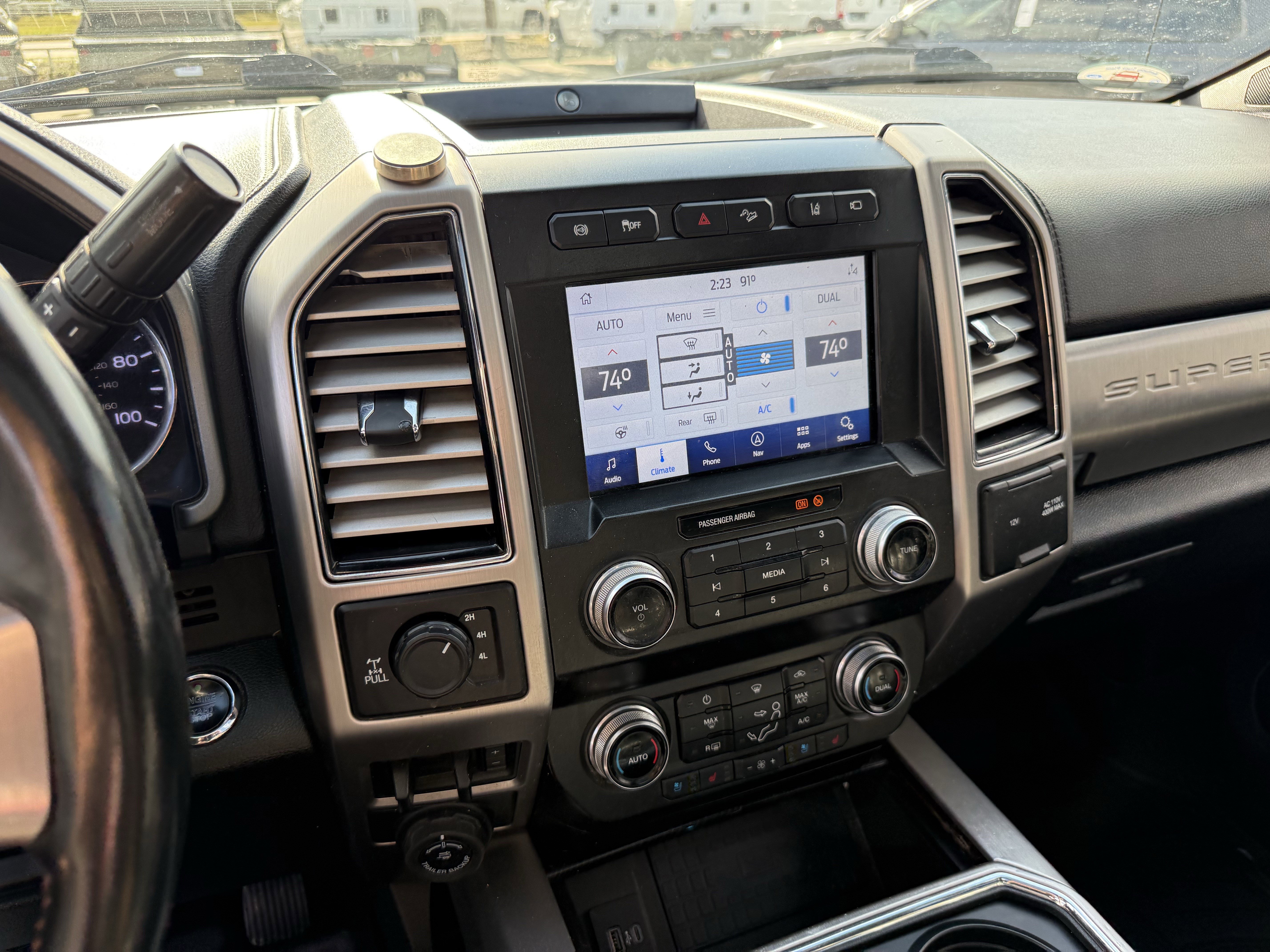 Used 2021 Ford F250 Platinum w/ FX4 Off-Road Package image 19