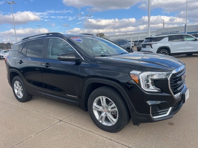 Used 2023 GMC Terrain SLE w/ Driver Convenience Package