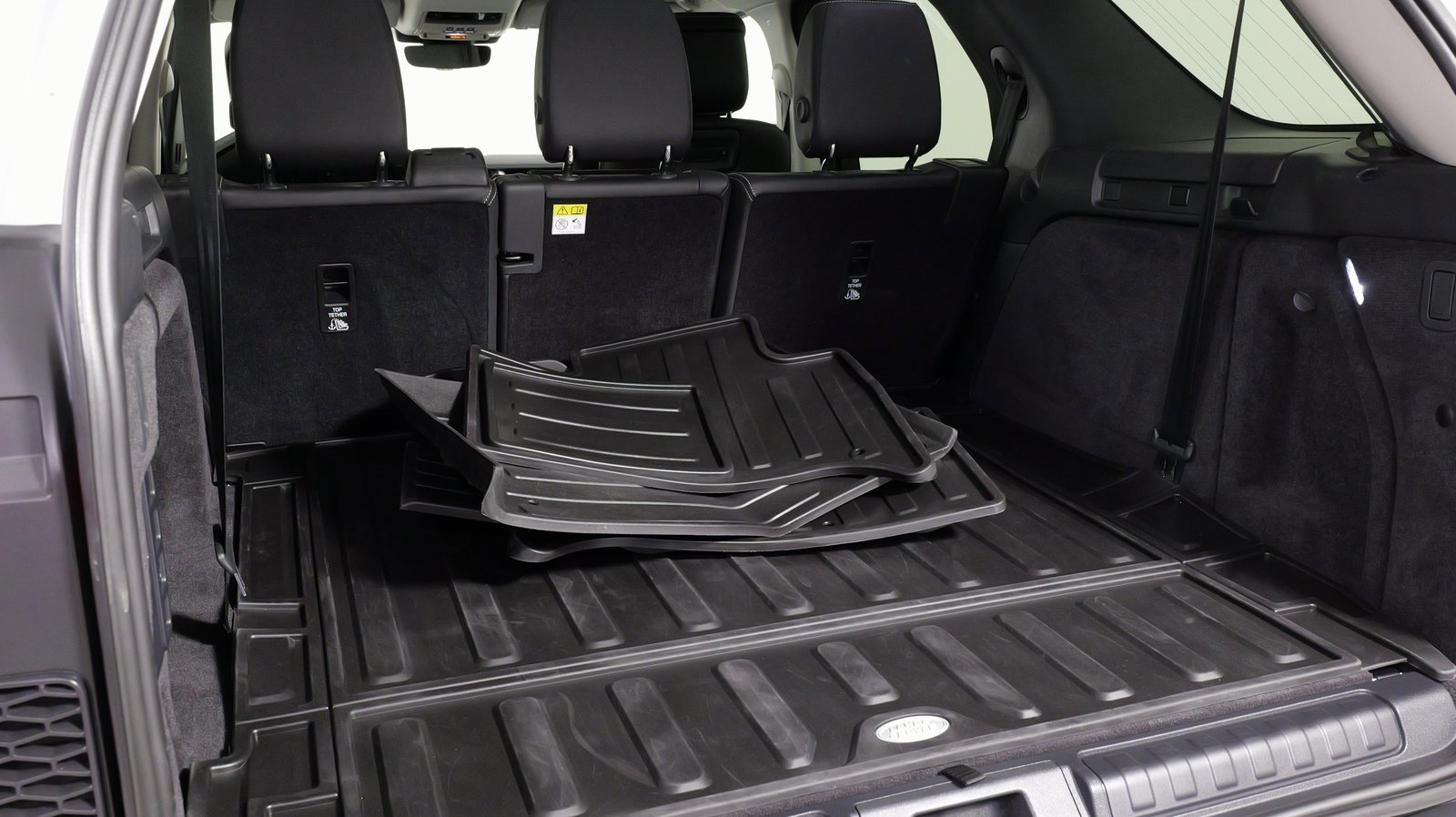 Used 2024 Land Rover Discovery S image 46