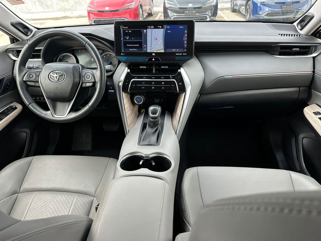 Used 2022 Toyota Venza Limited image 18