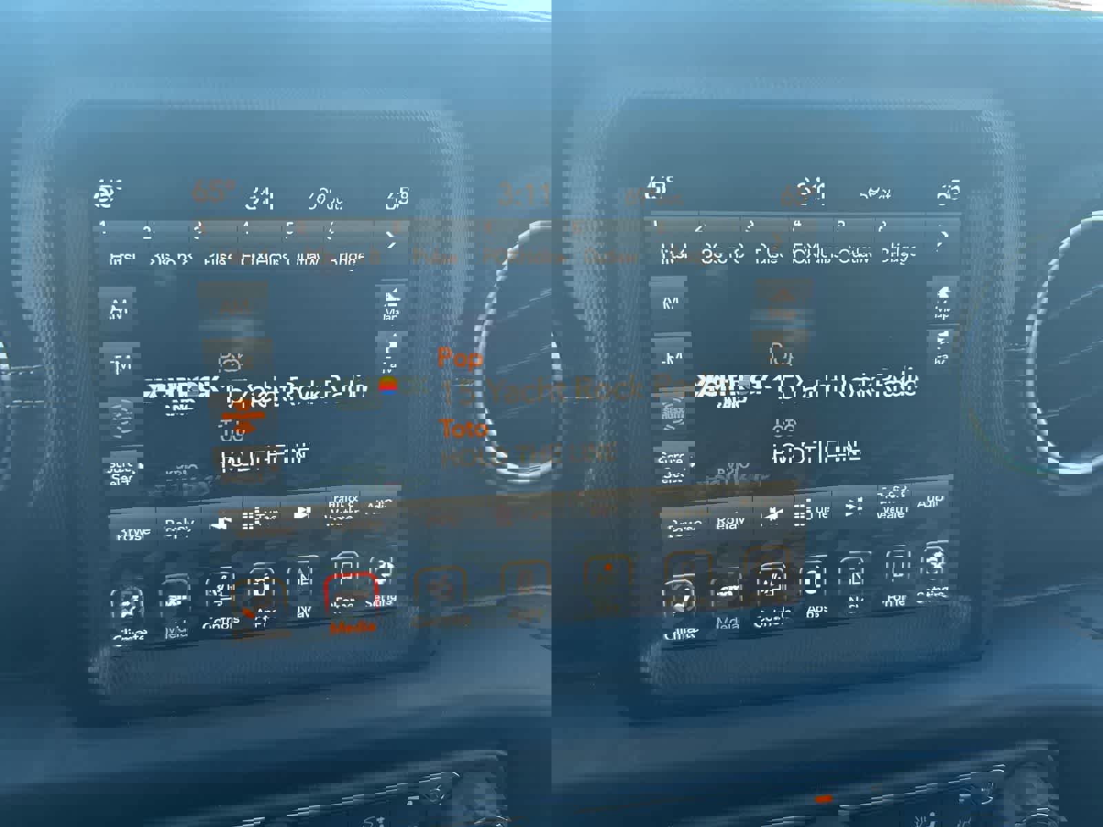 Used 2023 Jeep Wrangler Sahara w/ Cold Weather Group image 46