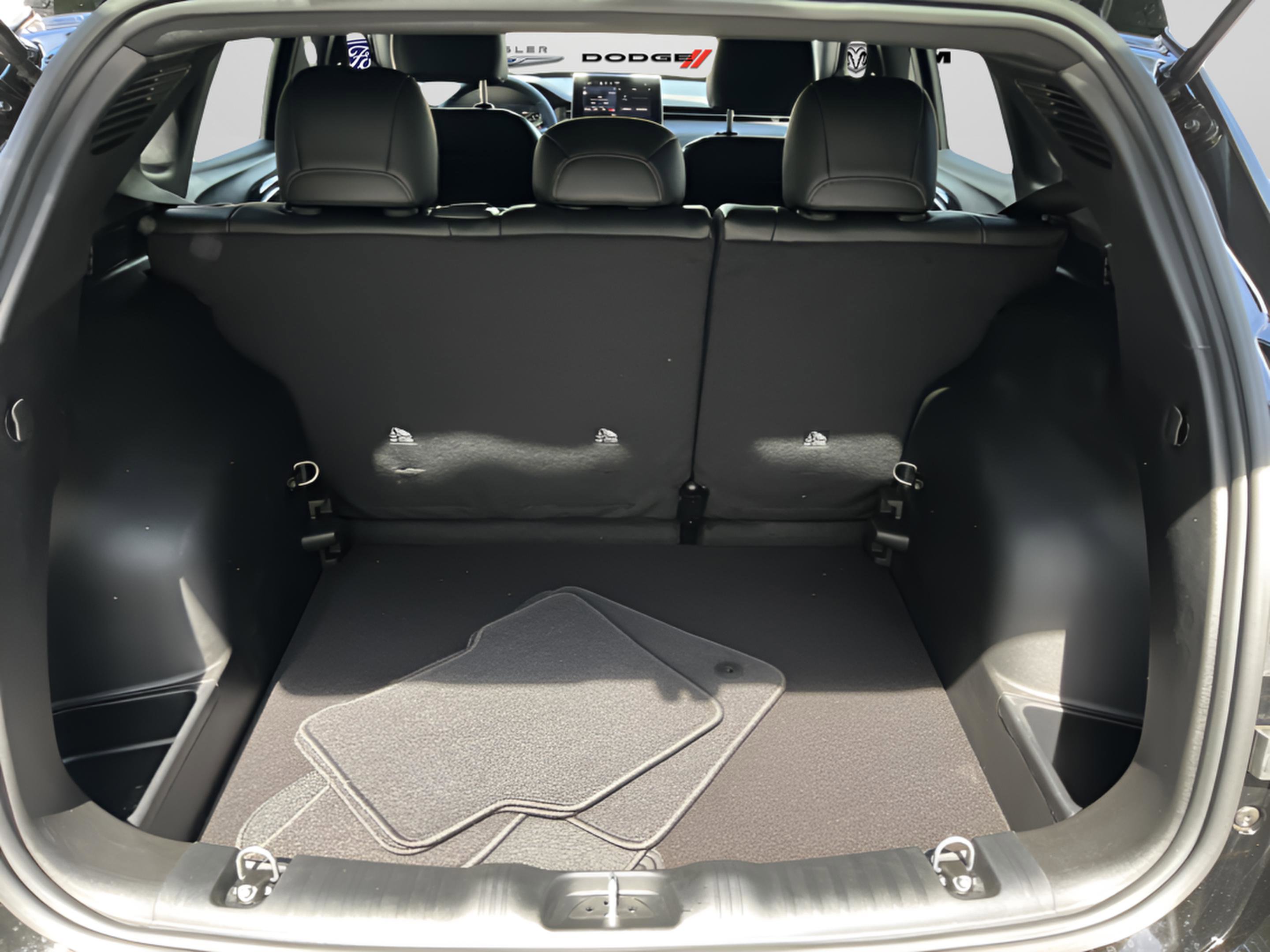 New 2026 Jeep Compass Latitude AWD/4WD image 14