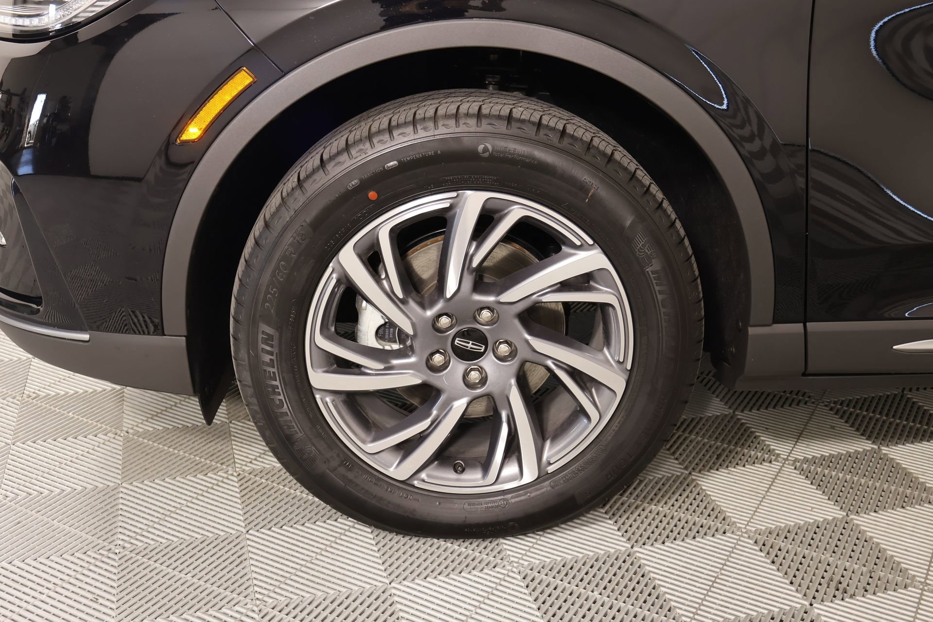 New 2026 Lincoln Corsair Premiere image 19