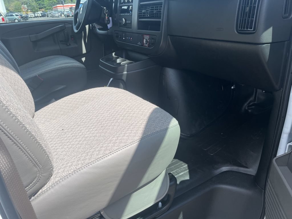 New 2025 Chevrolet Express 3500 Extended w/ Driver Convenience Package RWD image 13
