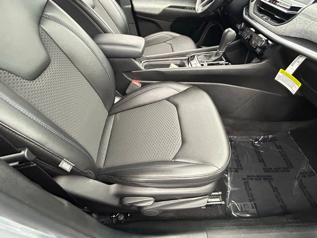 Used 2024 Jeep Compass Latitude AWD/4WD image 40